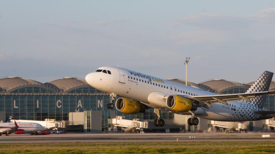 Vueling recupera a partir de julio sus 13 conexiones en el aeropuerto de Alicante-Elche