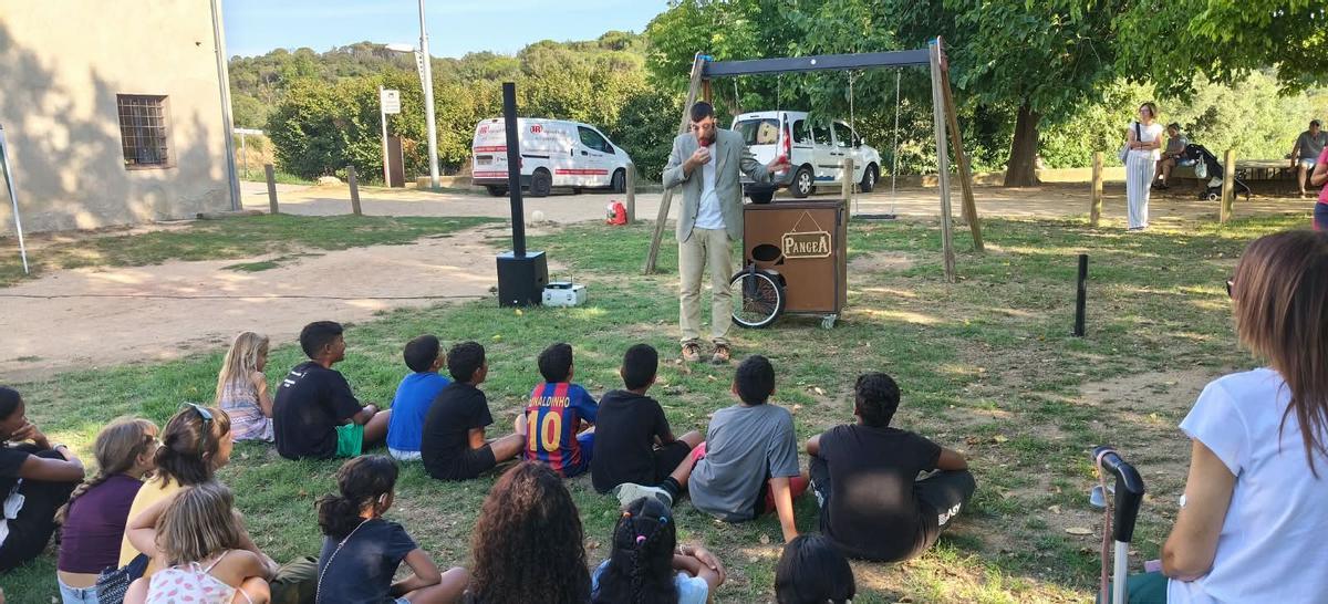 Trobada a Girona dels infants del programa Vacances en Pau.
