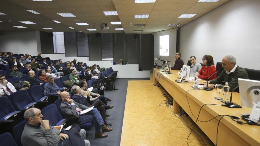 Alumnos y profesores se concentran en la Universidad de Alicante para pedir medidas contra la crisis climática