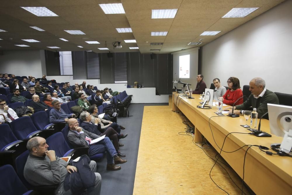 Alumnos y profesores se concentran en la Universidad de Alicante para pedir medidas contra la crisis climática