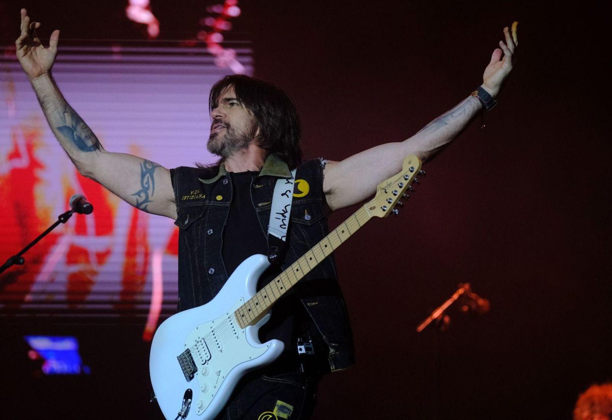 Juanes enciende Gran Canaria con los clásicos de su carrera