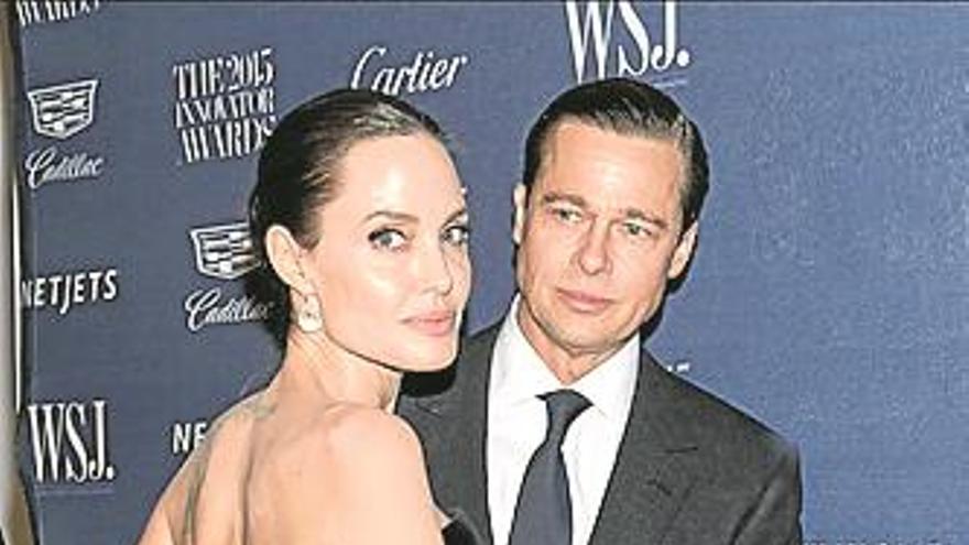 Jolie y Pitt ya son oficialmente dos solteros