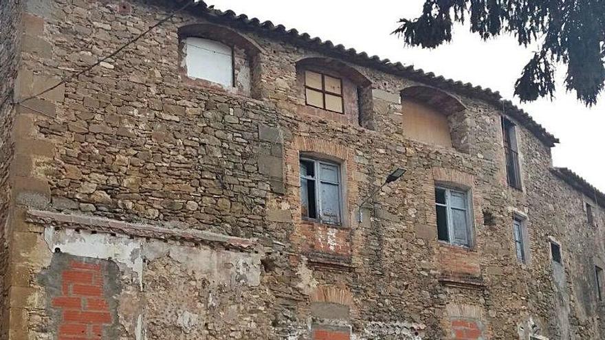 L&#039;edifici de Ca l&#039;Espardenyer de Monistrol de Calders, que serà rehabilitat