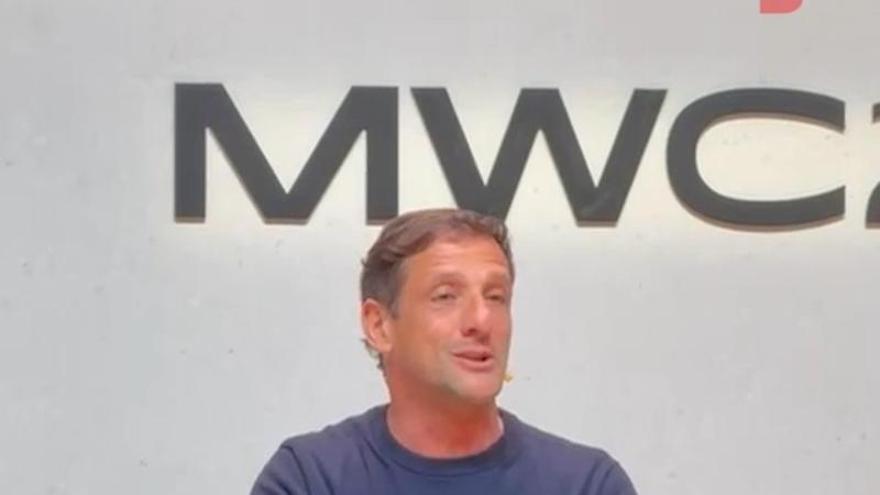 Belletti: "El móvil en el vestuario está prohibido, pero tengo que ponerles algo"