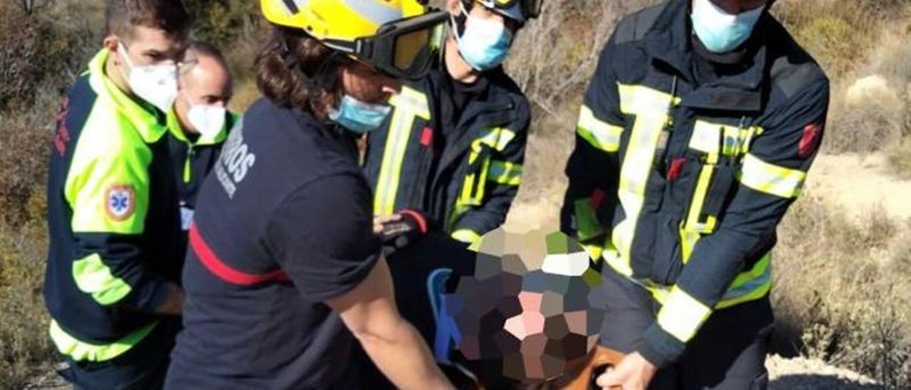 Rescate del ciclista accidentado este domingo en el término municipal de Alicante