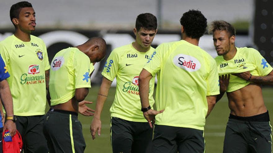 Los jugadores de Brasil en un entrenamiento