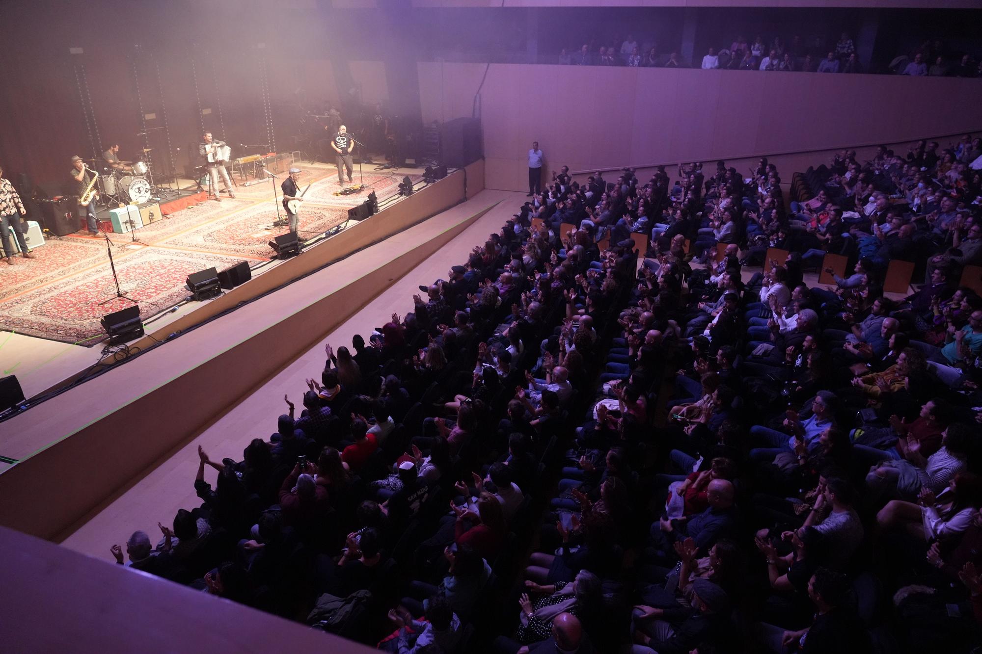 Fito & Fitipaldis conquistan Castelló con su música