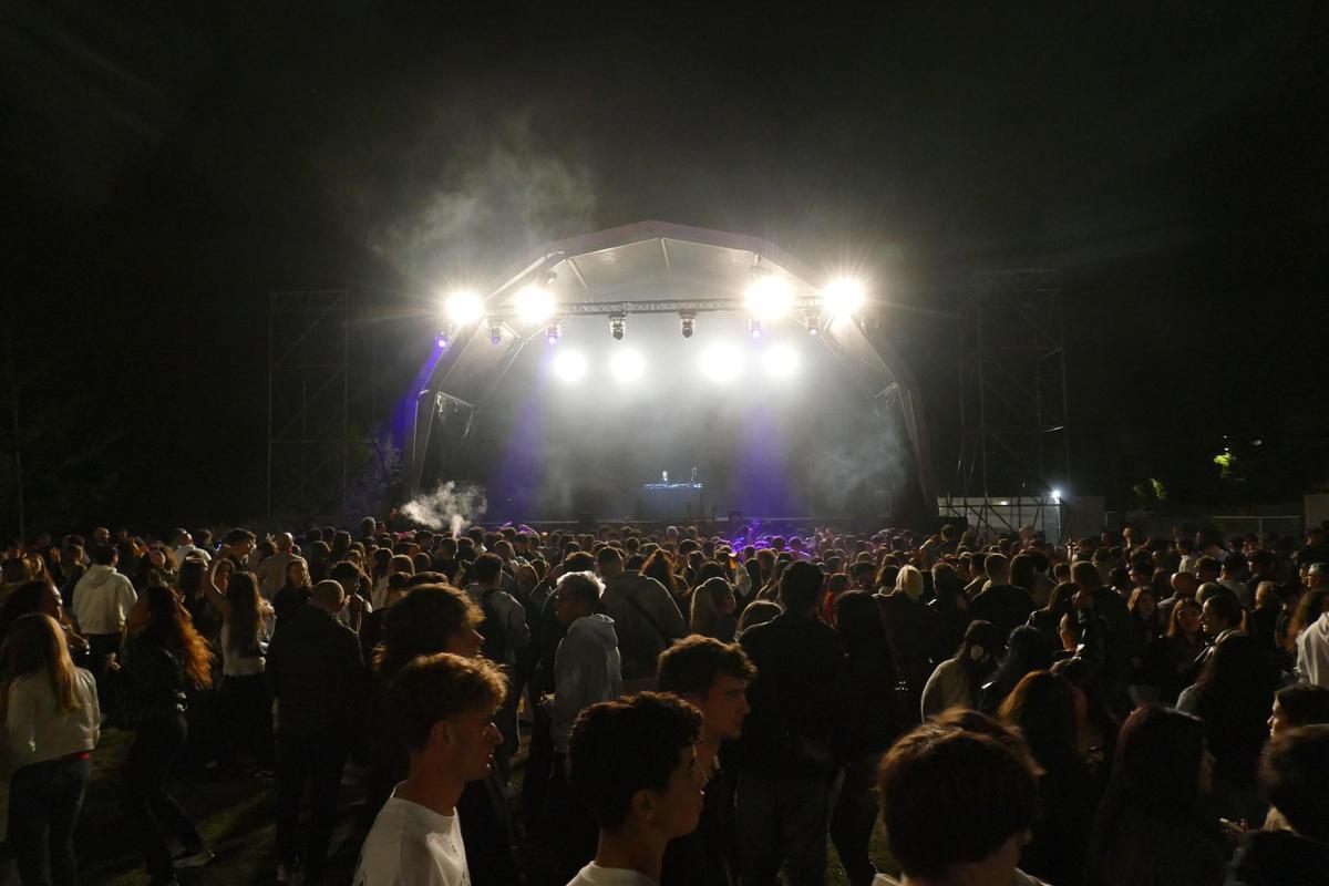 Flaix FM i Lia Jensen omplen la primera nit de Barraques al Rampell