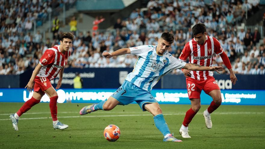 Trayectoria impoluta del Málaga CF contra el Sporting de Gijón en La Rosaleda