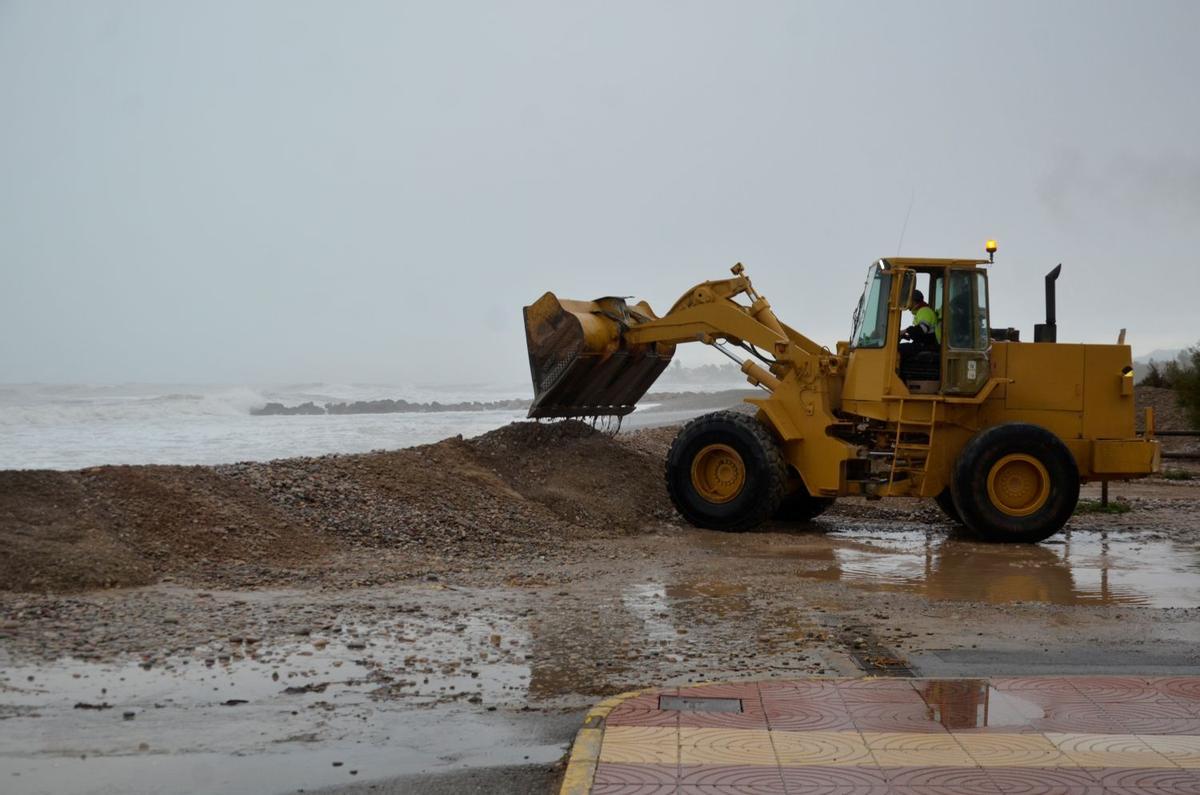 Moncofa denuncia la dejadez de Costas ante los daños reiterados en la playa