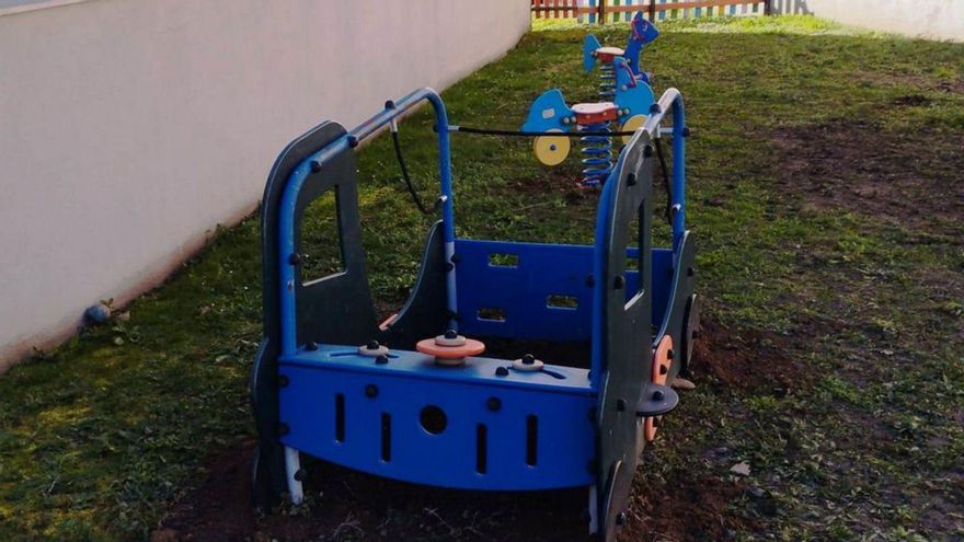 La escuela infantil Bosque de Valorio reestrena juegos