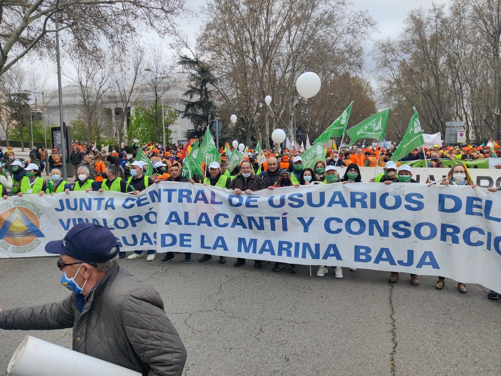 Arranca la manifestación en defensa del campo en Madrid con miles de agricultores y regantes de la provincia