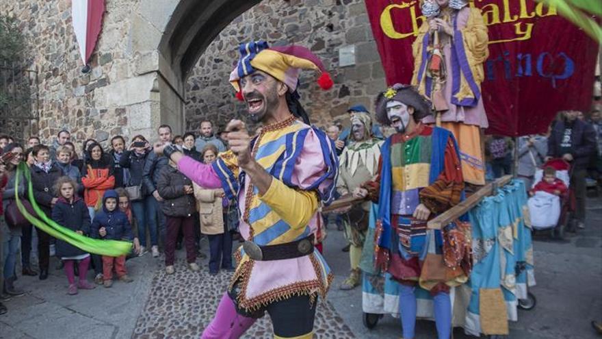 El mercado medieval de Cáceres abre su edición más intensa con música, catas y ambientación