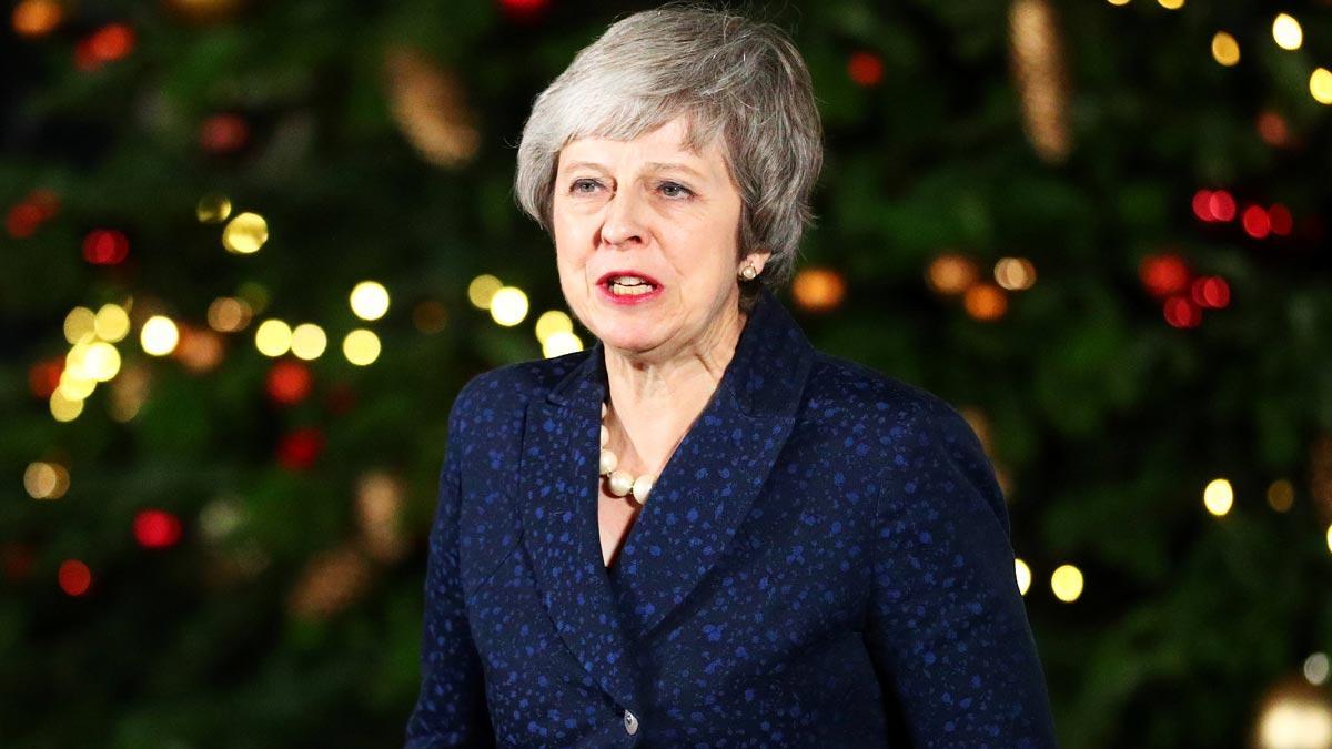 Theresa May sobrevive a la moción de confianza.