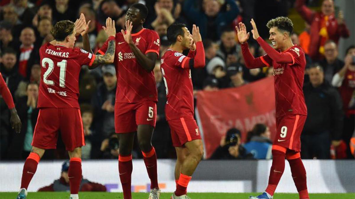 El Liverpool jugará las semifinales tras superar al Benfica