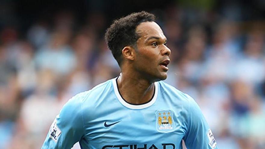 Joleon Lescott, un fichaje del Racing Murcia pendiente del permiso de residencia