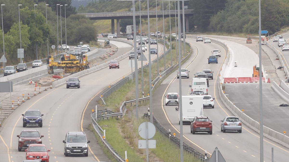 Las obras del tercer carril en la autopista.