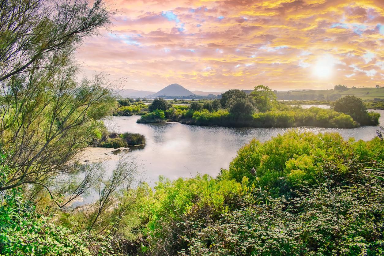 Atardecer en un parque natural en Cantabria