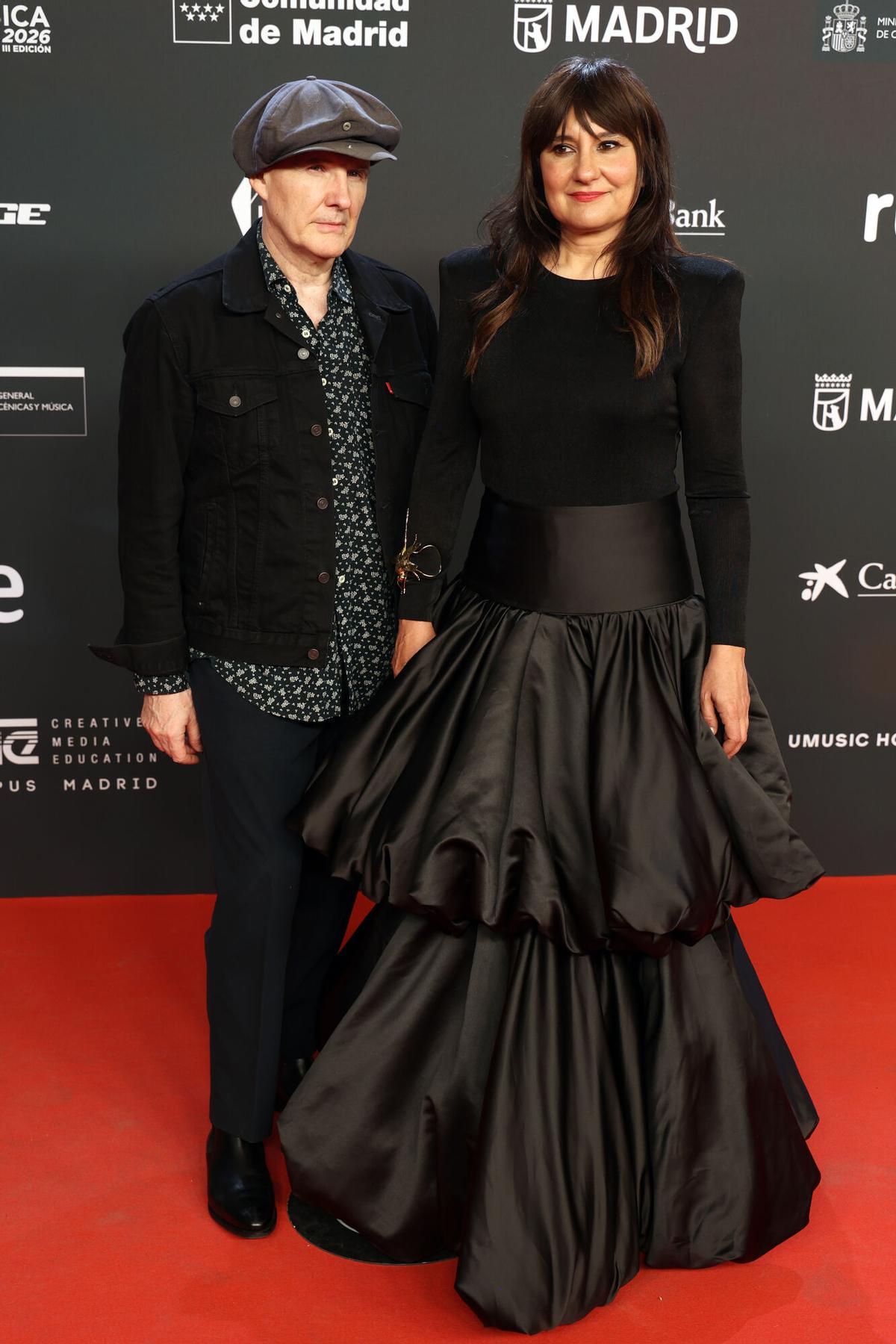 Juan Aguirre y Eva Amaral durante la gala de entrega de los Premios de la Academia de la Música, a 26 de mayo de 2026, en Madrid (España). Los Premios de la Academia de la Música celebran su tercera edición. Tras el éxito cosechado en su debut en 2024 y la emoción vivida durante la ceremonia de 2025, la Academia de la Música de España despliega su alfombra roja para reconocer los mejores trabajos de la industria musical española y consolidar definitivamente estos premios que nacieron para quedarse. PHOTOCALL;PREMIOS;MÚSICA Ángel Díaz Briñas / Europa Press 26/05/2026. Blanca Paloma;Ángel Díaz Briñas;