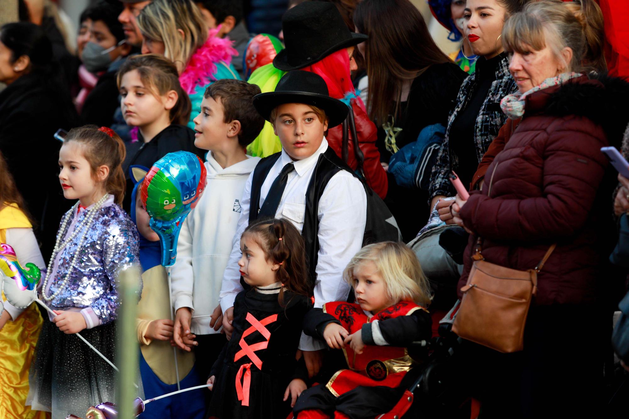 Todas las imágenes de la rúa de carnaval 2023 en Santa Eulària