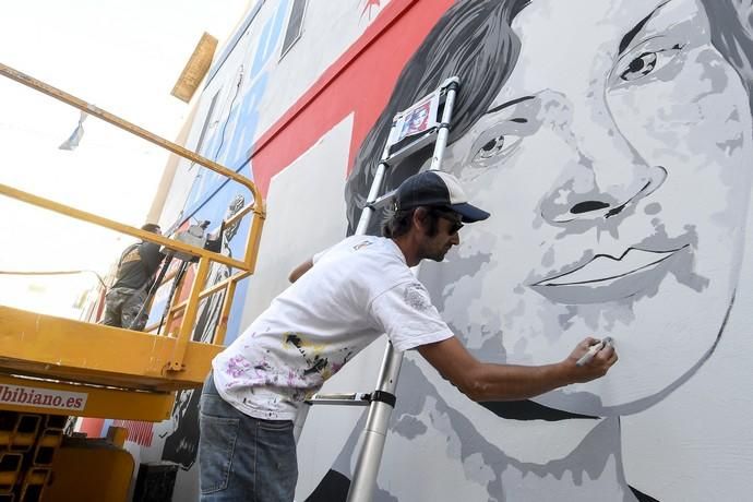 15-04-19 LAS PALMAS DE GRAN CANARIA.CALLEJON LAS LAGUNETAS. LAS PALMAS DE GRAN CANARIA. Fotos de un mural que estan pintando en un solar en el callejon Las Lagunetas.  | 15/04/2019 | Fotógrafo: Juan Carlos Castro