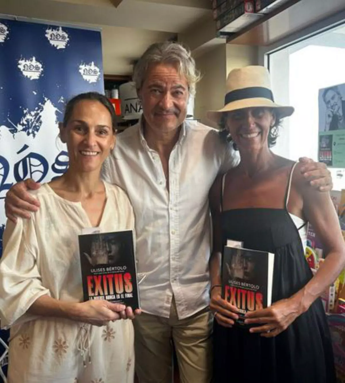 Ulises Bértolo firma sus libros en la librería Nós