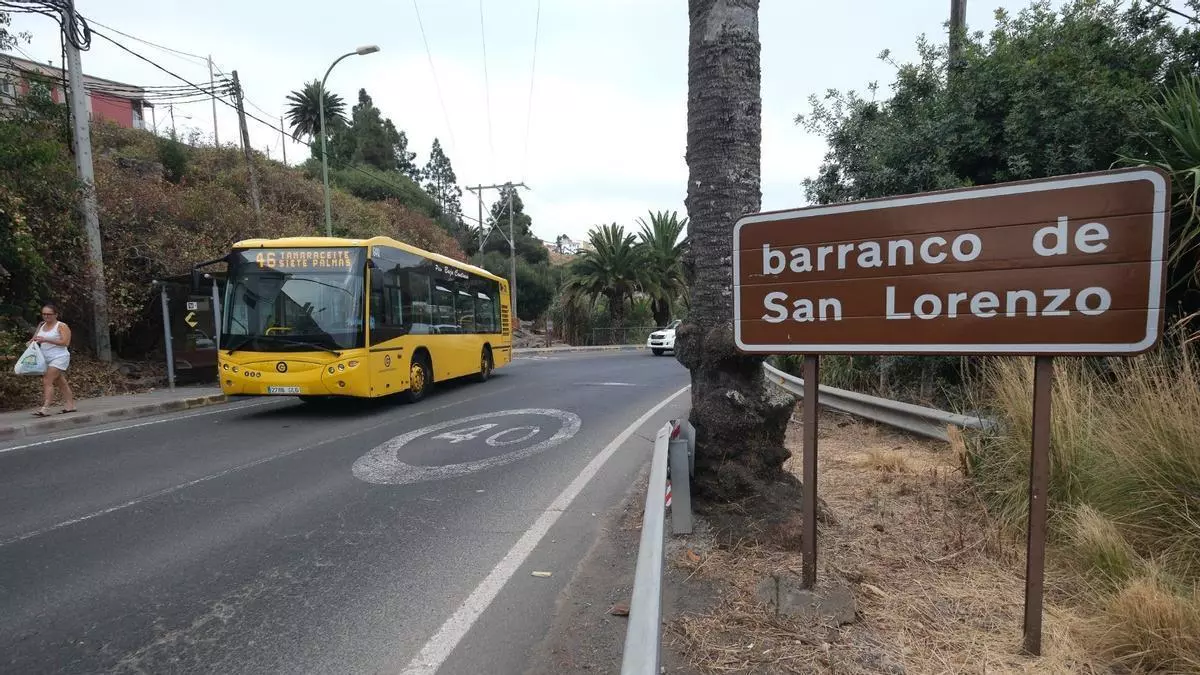 "Tuve que venir caminando por el barranco": San Lorenzo reclama más guaguas para dejar de depender del coche