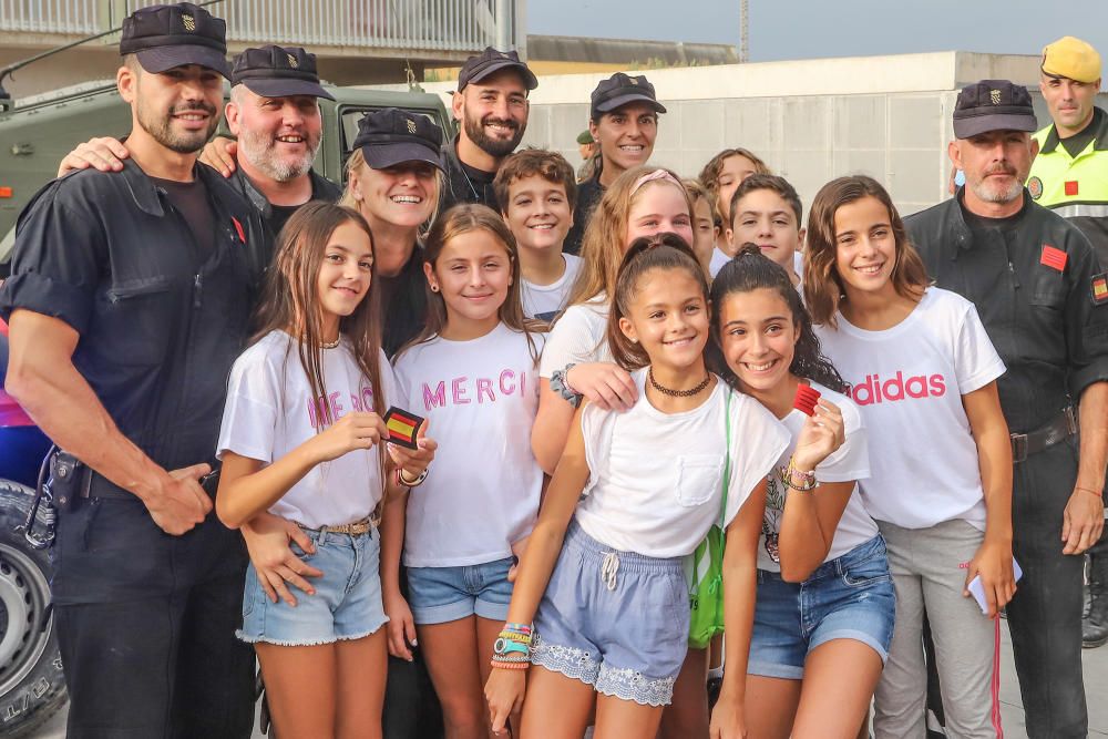 Orihuela despide a la UME entre vítores y aplausos