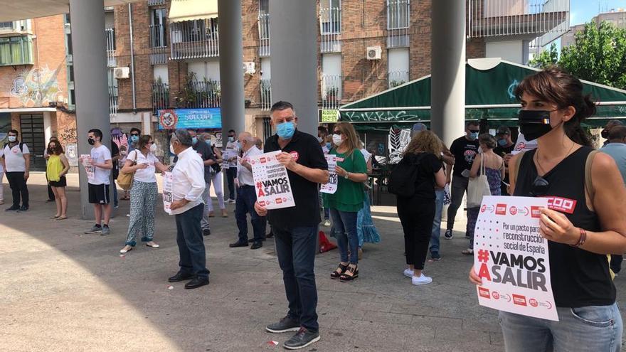 Un centenar de personas se concentra en Murcia contra los recortes en sanidad