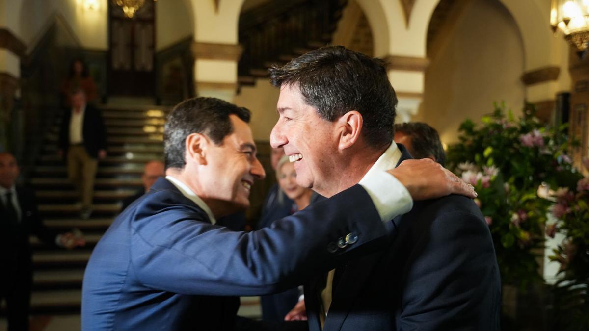 Juanma Moreno tacha de "eslogan vacío" la prioridad nacional de Vox y ...