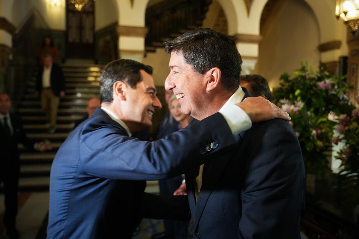 Juanma Moreno y Juan Marín en el Forum Europa