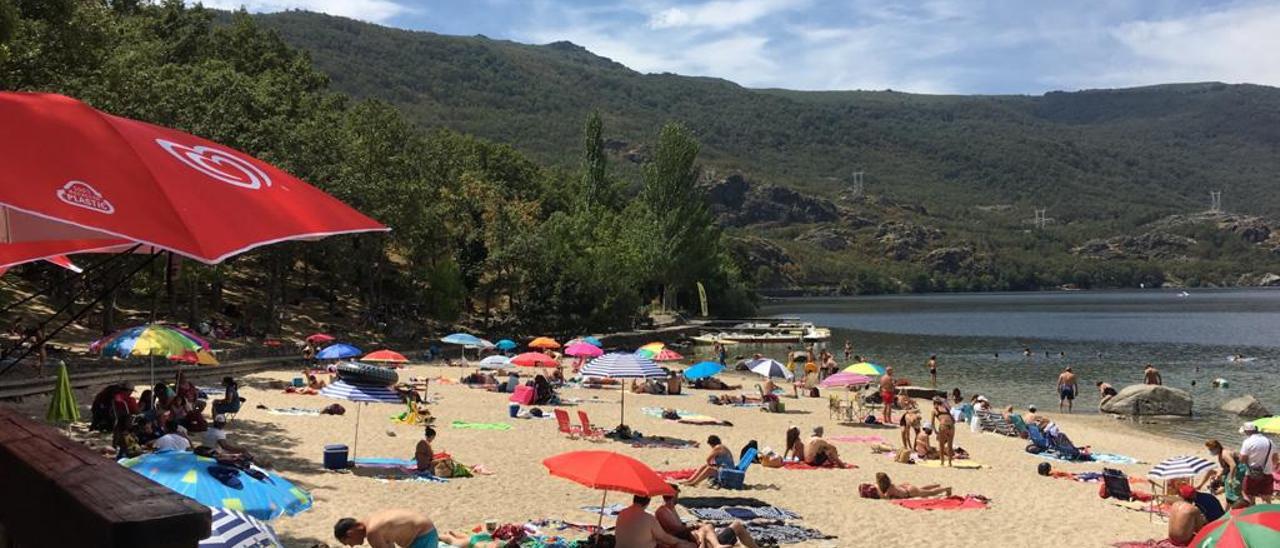 Playa Grande del Lago de Sanabria, en Zamora