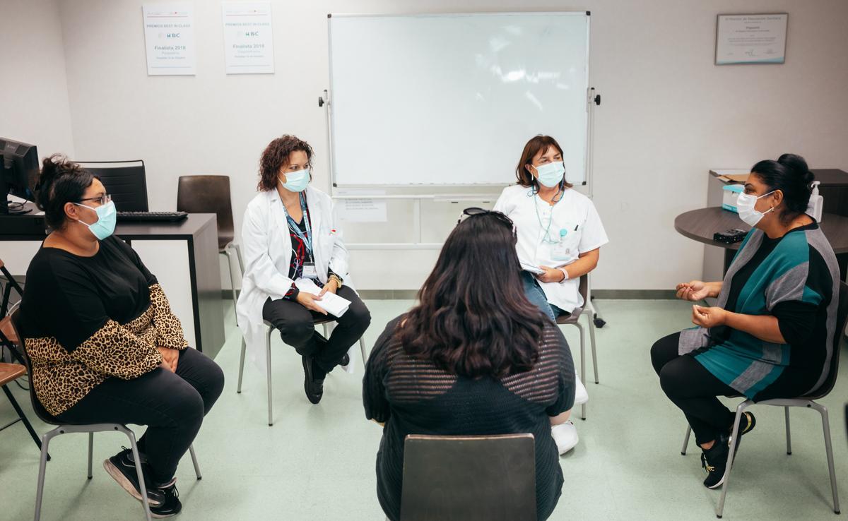 Las tres pacientes en la terapia de los lunes.