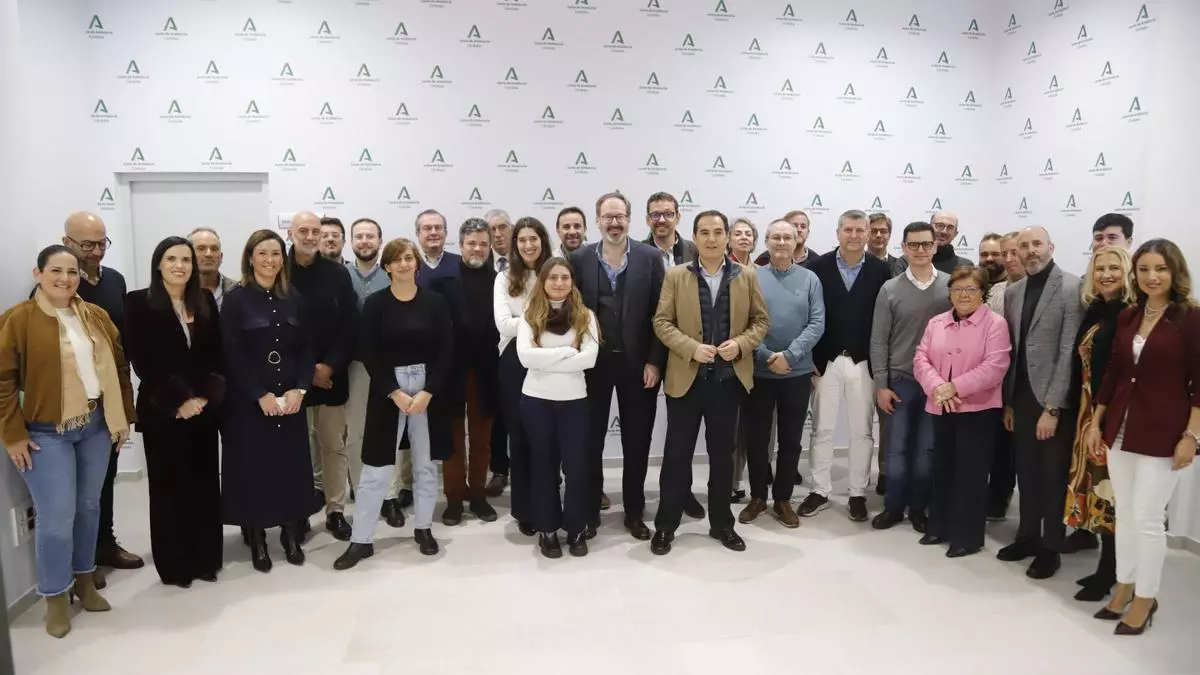 La Junta reúne a sus delegados en Córdoba en un desayuno de Navidad con los periodistas