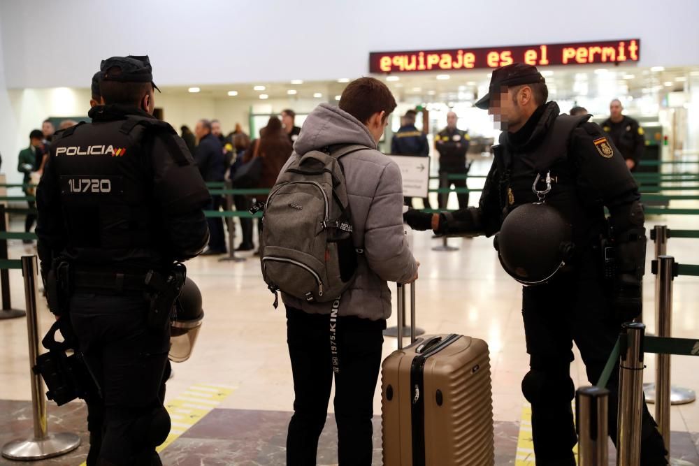 Protesta de los CDR en la estación de Sants