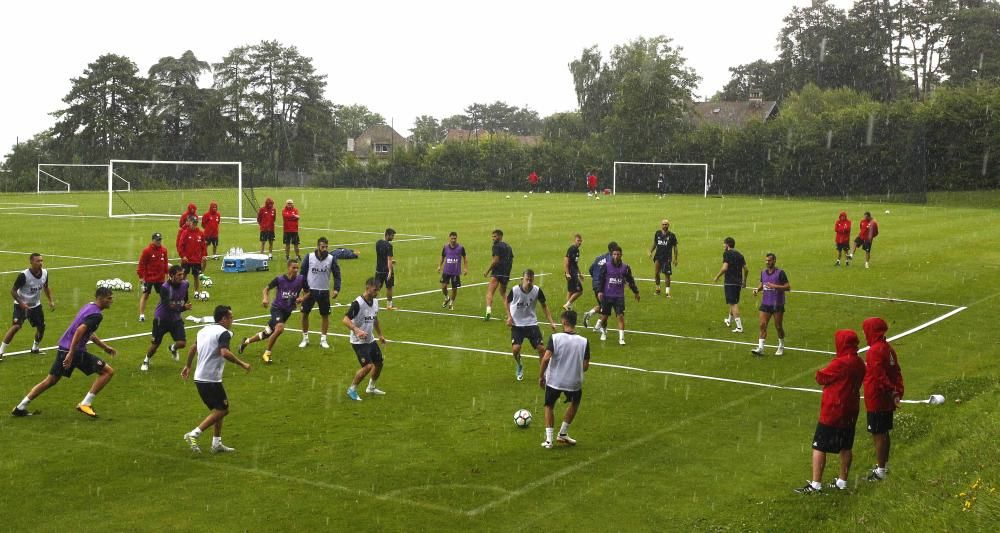 Negredo, uno de los protagonistas del lluvioso día