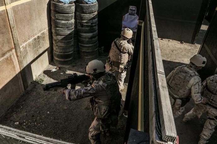 Ejercicios de adiestramiento terrestre en los campos militares de La Isleta y Pájara