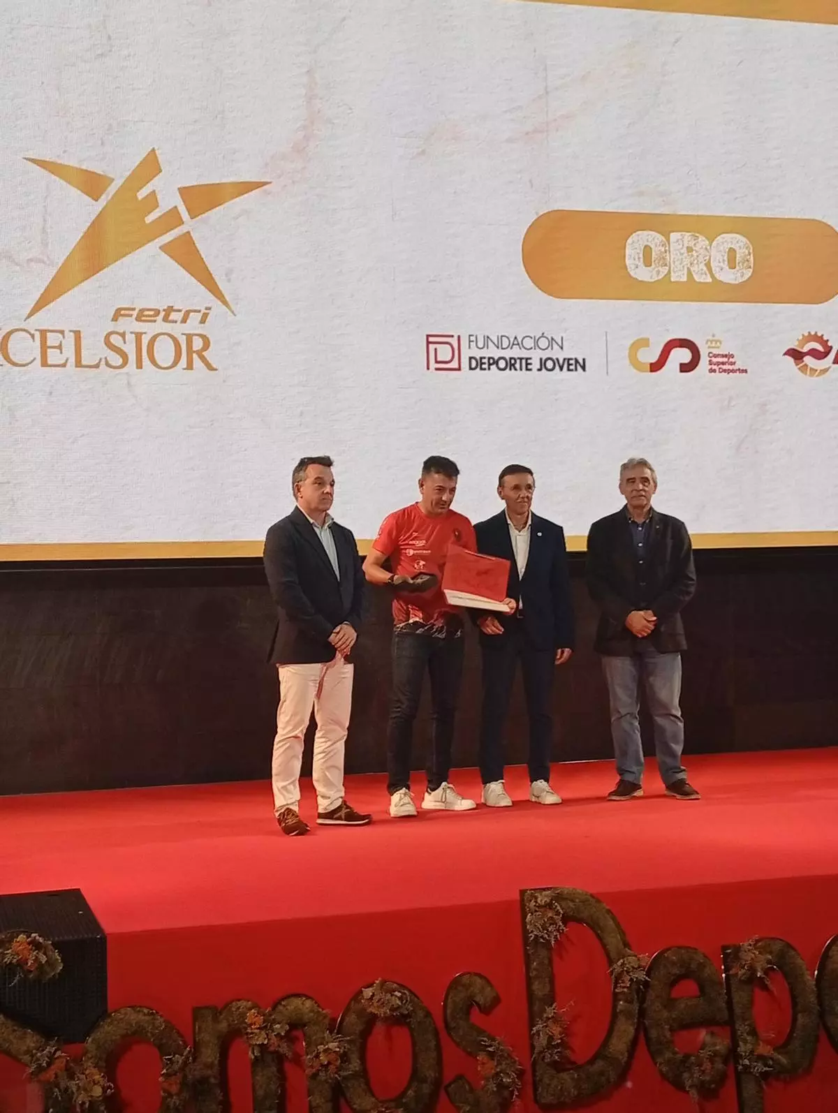 La escuela de triatlón que comparten Sagunt y Gilet logra el oro nacional