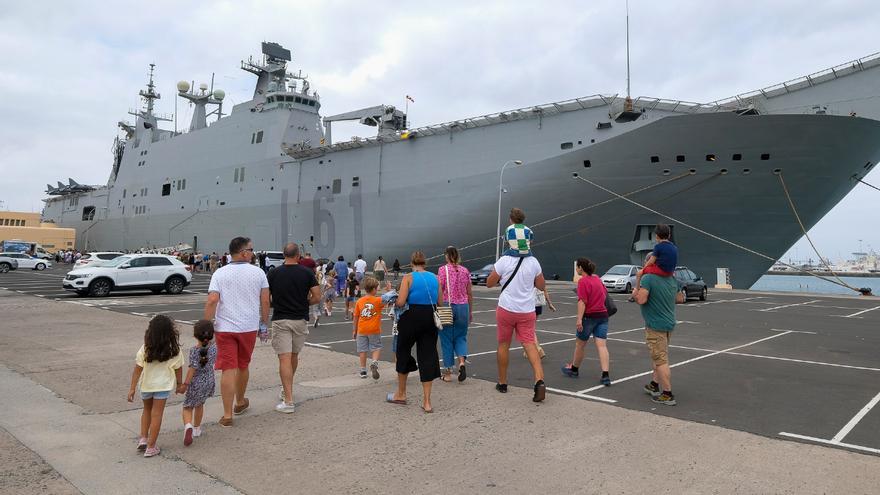 El buque &#039;Juan Carlos I&#039; acerca el trabajo de la Armada a cientos de personas en Las Palmas de Gran Canaria