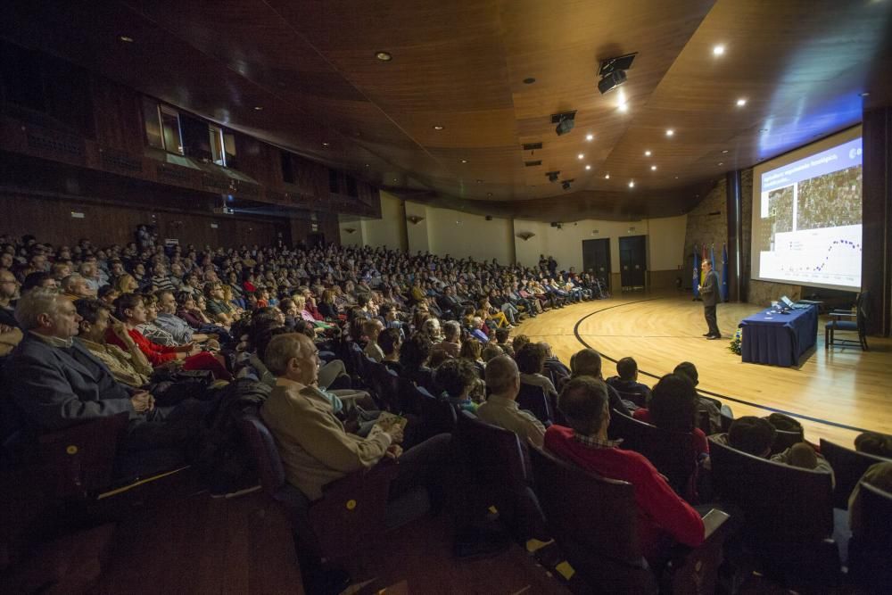 Pedro Duque participa en la segunda jornada de la II Semana de la Ciencia