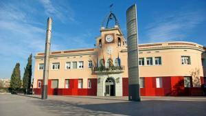 Fachada del Ayuntamiento de Santa Coloma.