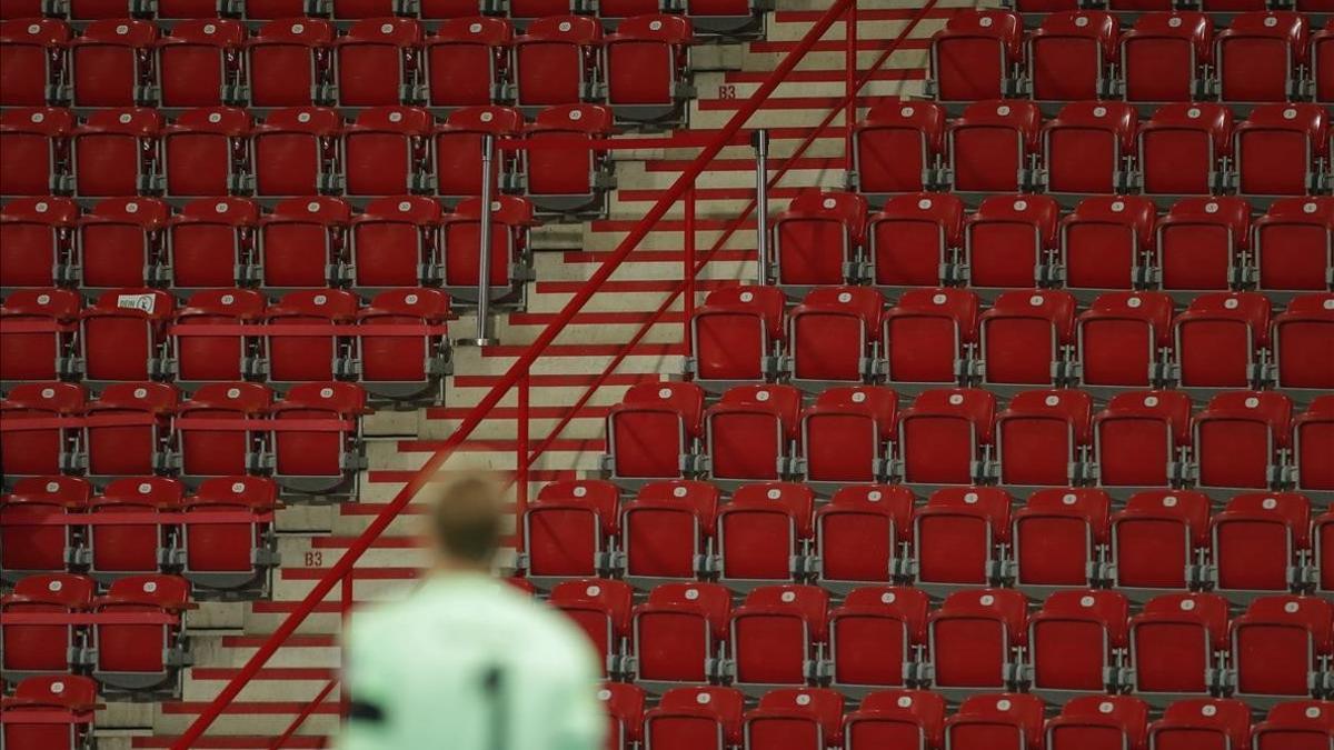 Una imagen de gradas vacías en un partido de la Bundesliga en Berlín