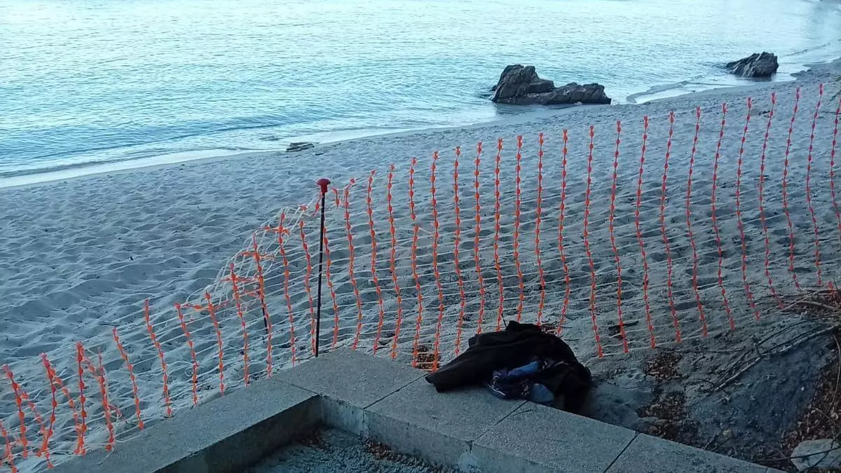 Colectivos de Bueu cargan contra las obras en Ons: «Unha desfeita»