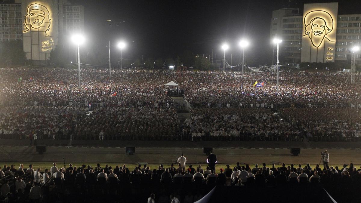 Panorámica de la plaza de la Revolución, durante la ceremonia de despedida de Fidel Castro.