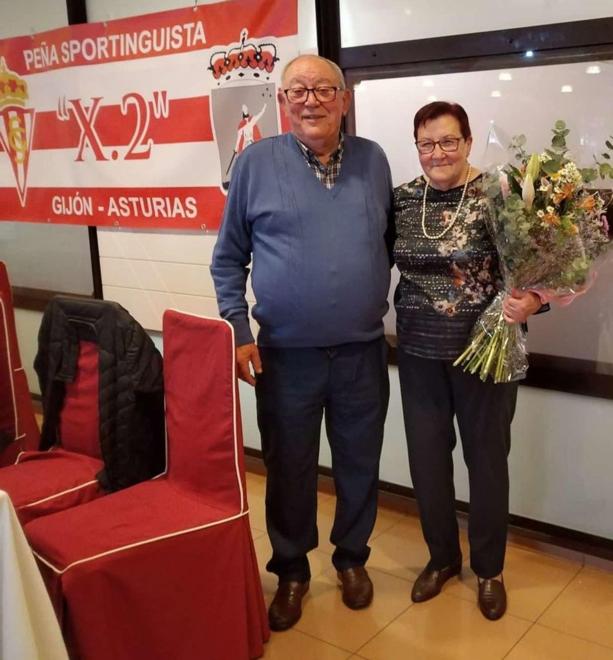 Ángel Fernández e Isabel Fernández, en el acto de la peña X2. | A. F.