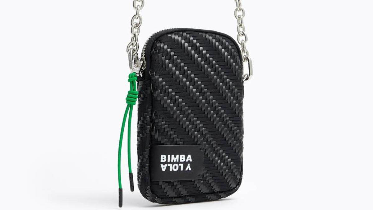 Con este bolso de Bimba y Lola tu móvil te hará la ola: adiós, carcasa -  Cuore
