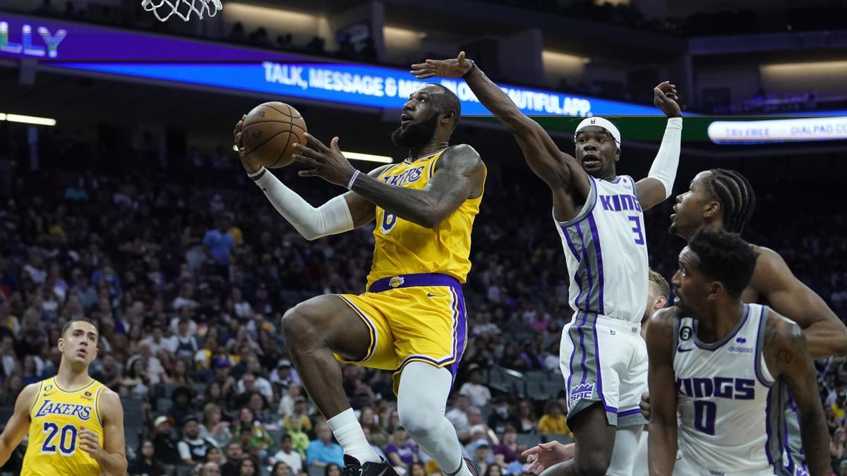 Los Angeles Lakers at Sacramento Kings