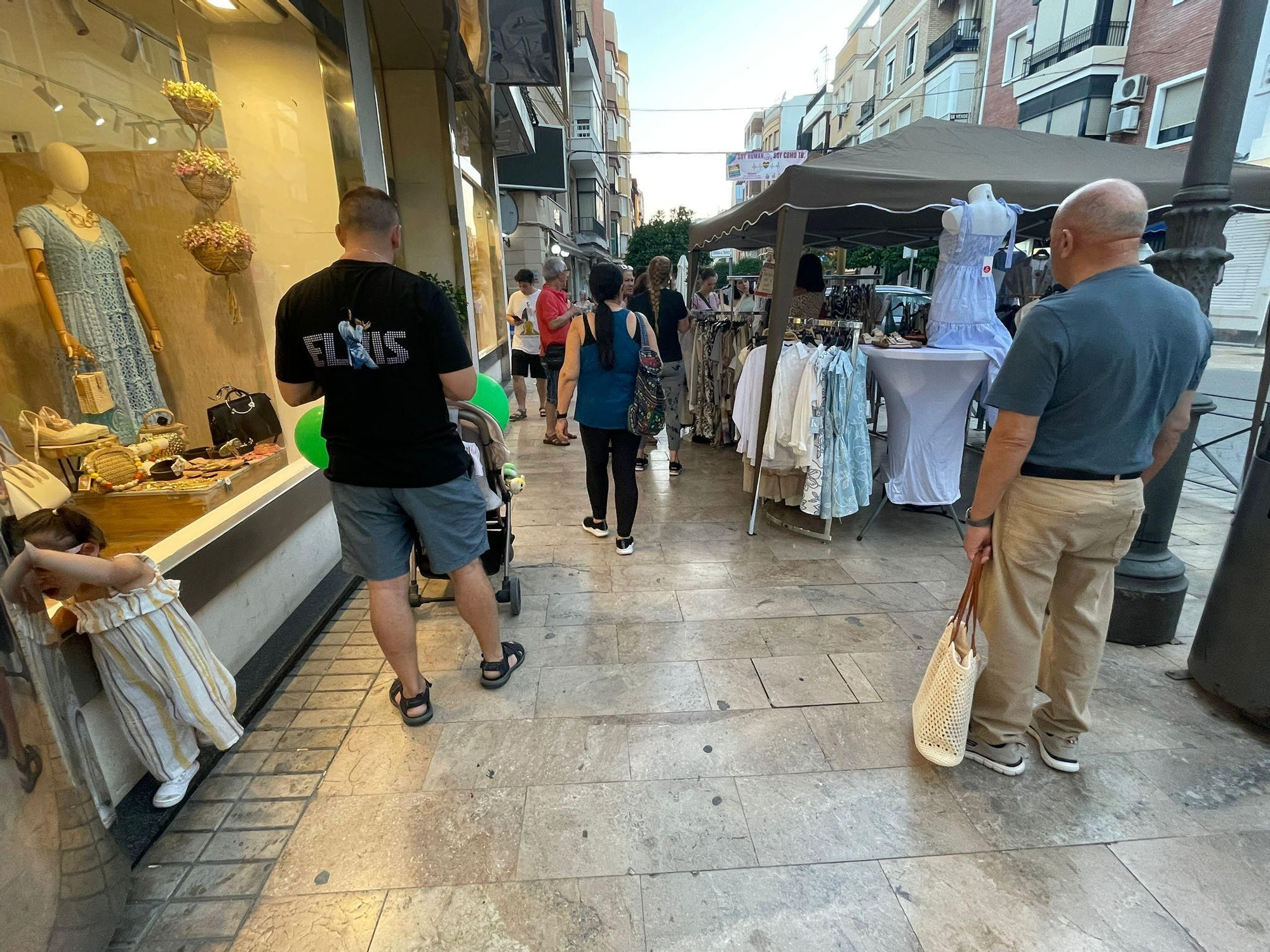 Puente Genil, Cabra y Baena celebran sus 'Noches de compras'