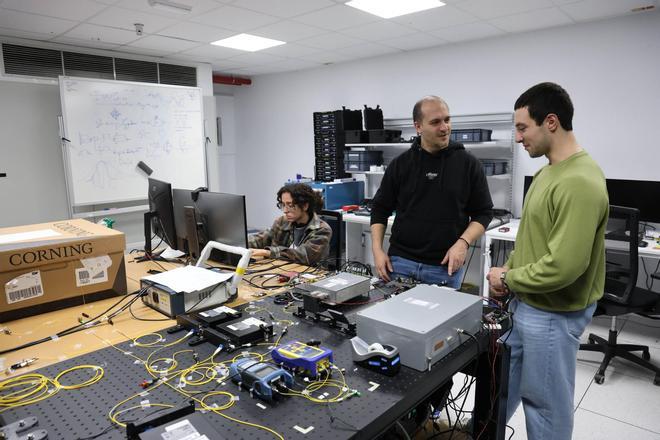 El Vigo Quantum Communication Center (VQCC) abre por primera vez las puertas de sus laboratorios