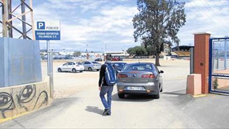 La escuela de idiomas sigue sin fecha pese a saldar la deuda por el solar